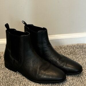 COACH Chelsea Boot
COLOR: BLACK
SIZE: 11